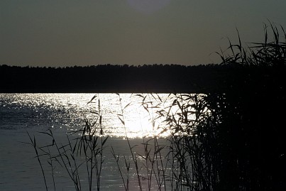Frühlingsfoto von Czeslaw Gorski-039_sommernachmittag-am-see-in-altwarp,-glitzernder-himmel-im-wasser