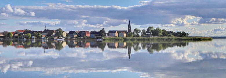Sommer Foto von Czeslaw Gorski-080_panorama-von-nowergo-warpna-vom-wasser-aus